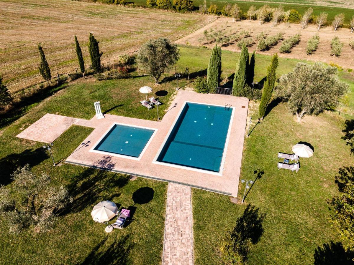 Appartamento In Casale Con Piscina Casa I Pavoni Chianni Exteriör bild