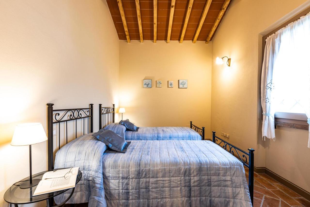 Appartamento In Casale Con Piscina Casa I Pavoni Chianni Exteriör bild
