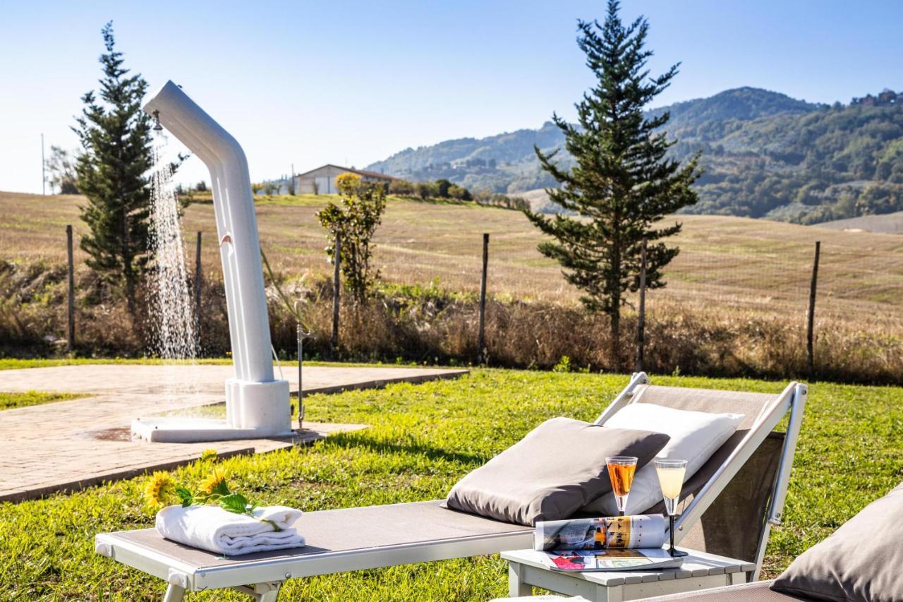 Appartamento In Casale Con Piscina Casa I Pavoni Chianni Exteriör bild