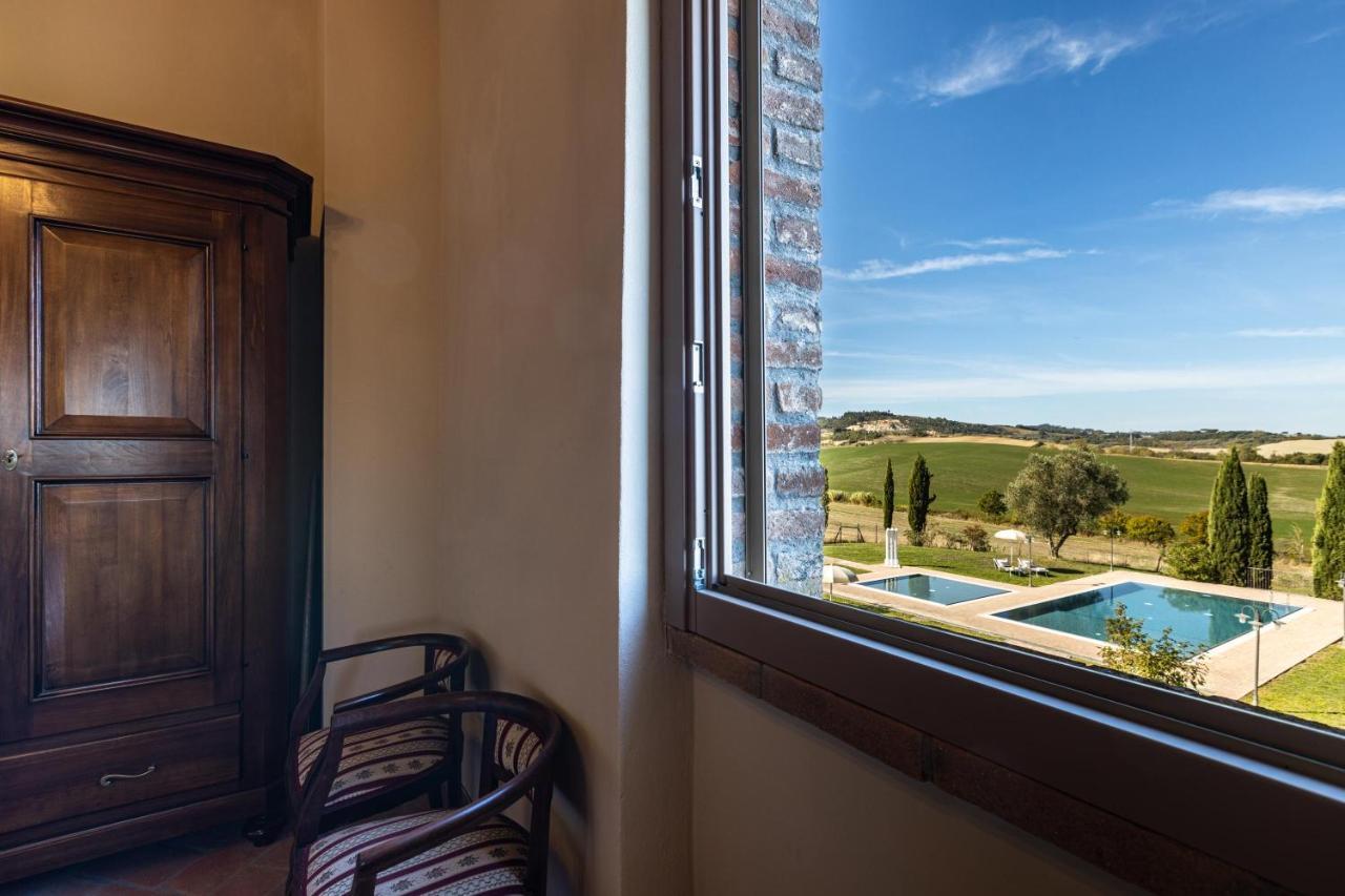 Appartamento In Casale Con Piscina Casa I Pavoni Chianni Exteriör bild