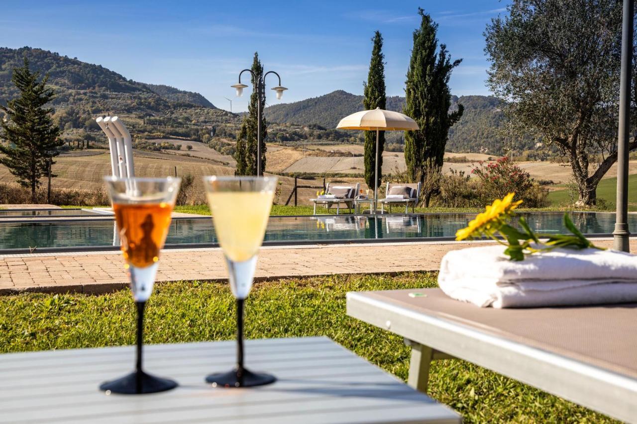 Appartamento In Casale Con Piscina Casa I Pavoni Chianni Exteriör bild