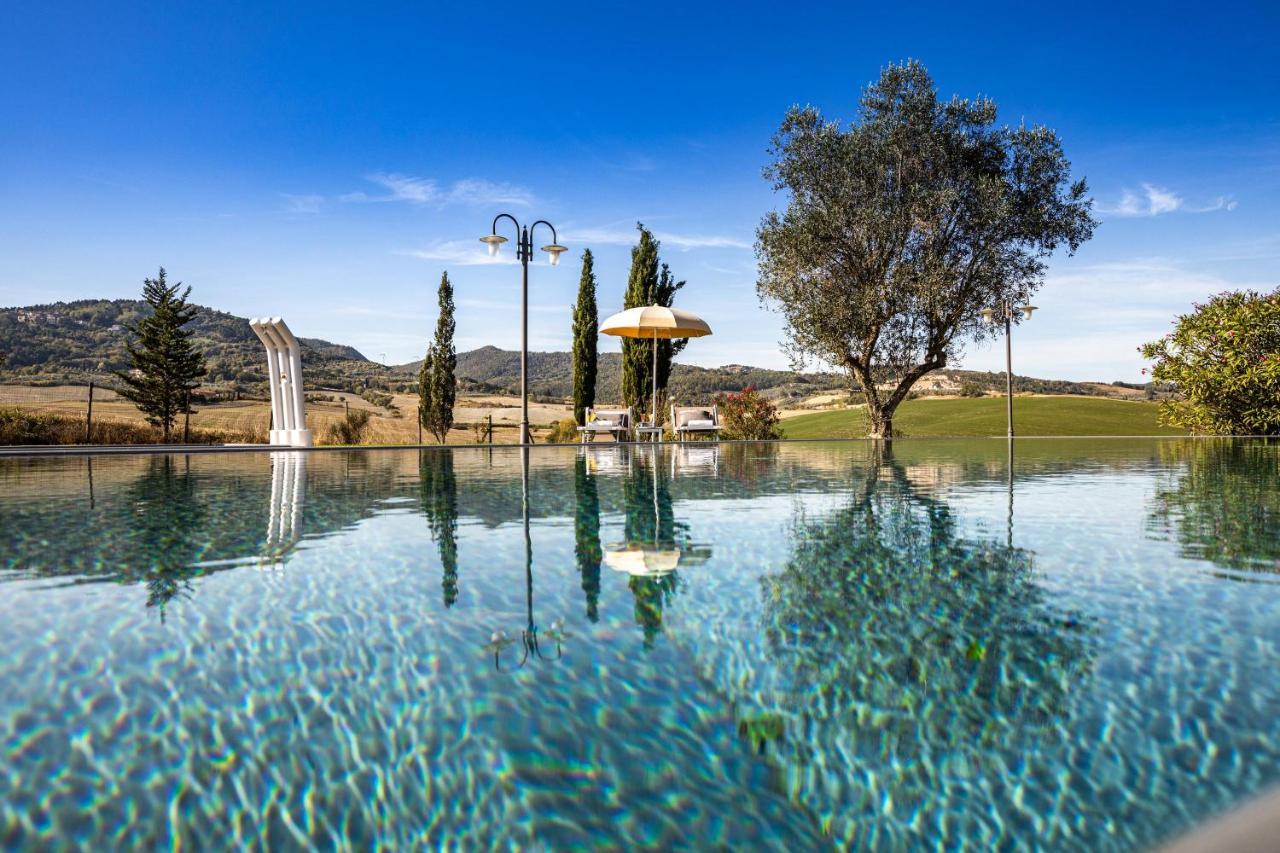 Appartamento In Casale Con Piscina Casa I Pavoni Chianni Exteriör bild