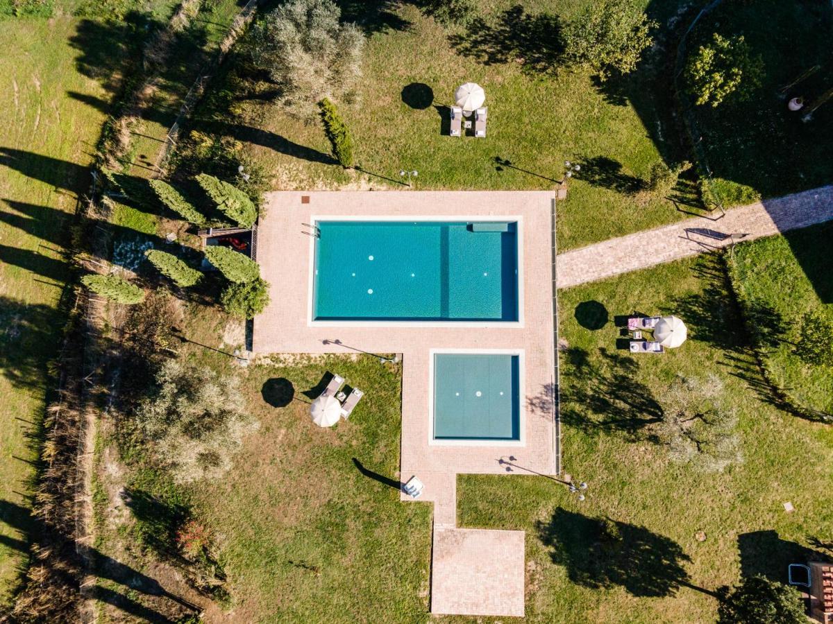Appartamento In Casale Con Piscina Casa I Pavoni Chianni Exteriör bild