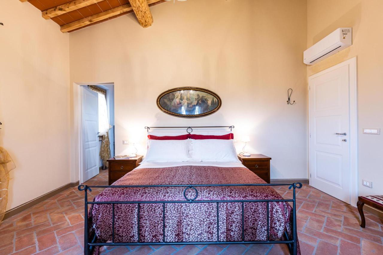 Appartamento In Casale Con Piscina Casa I Pavoni Chianni Exteriör bild