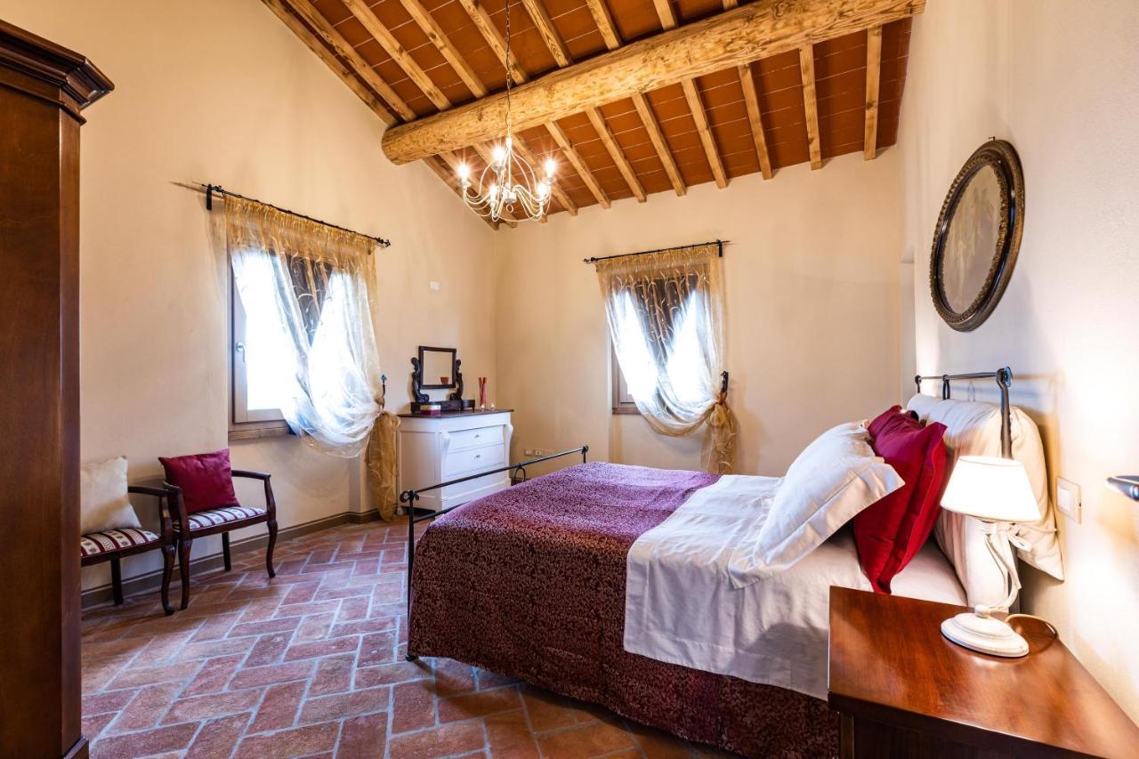 Appartamento In Casale Con Piscina Casa I Pavoni Chianni Exteriör bild