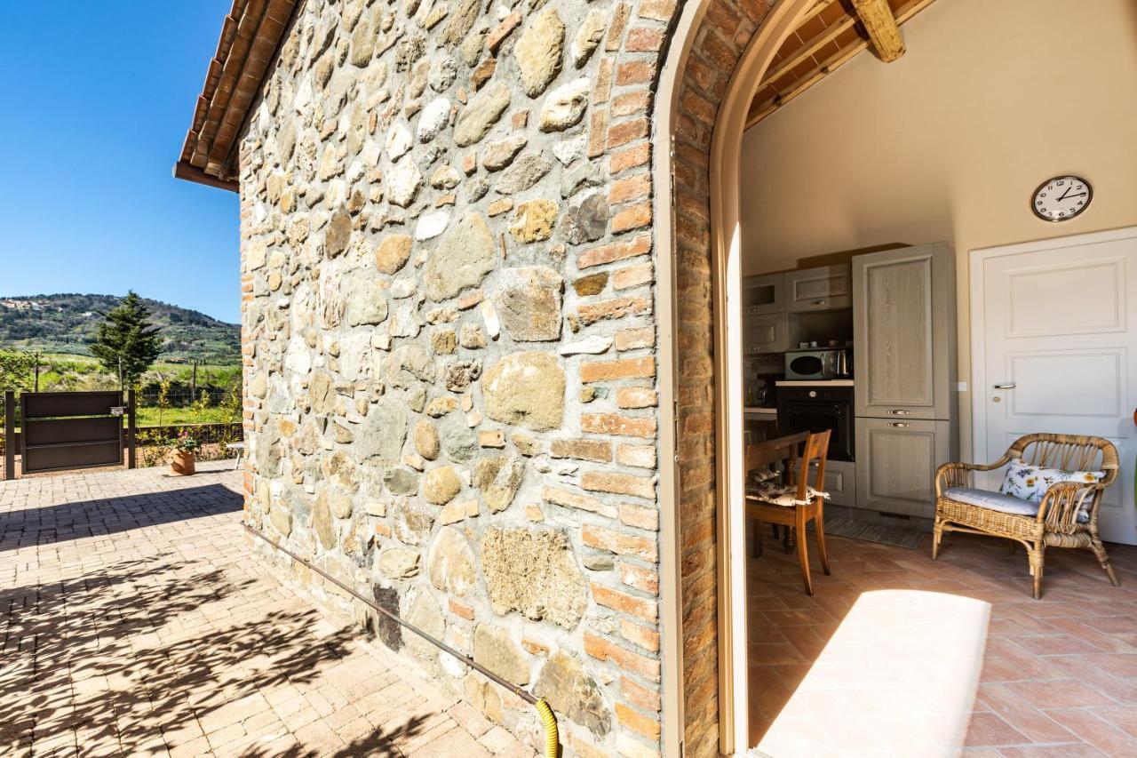Appartamento In Casale Con Piscina Casa I Pavoni Chianni Exteriör bild