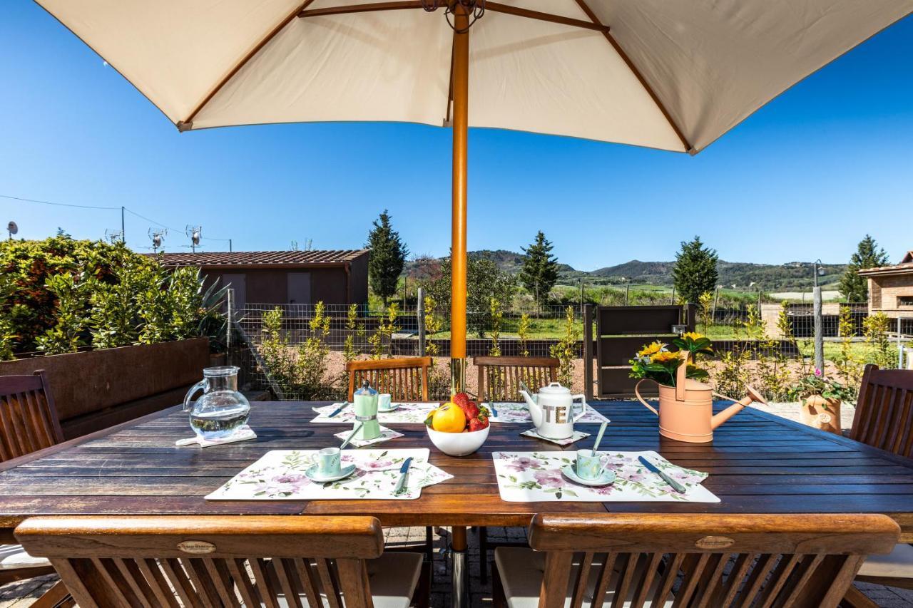 Appartamento In Casale Con Piscina Casa I Pavoni Chianni Exteriör bild