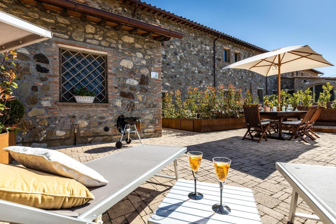 Appartamento In Casale Con Piscina Casa I Pavoni Chianni Exteriör bild